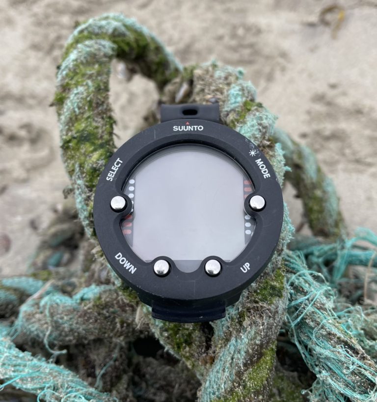 15 Best Dive Computer Reviews (2023 EDITION)