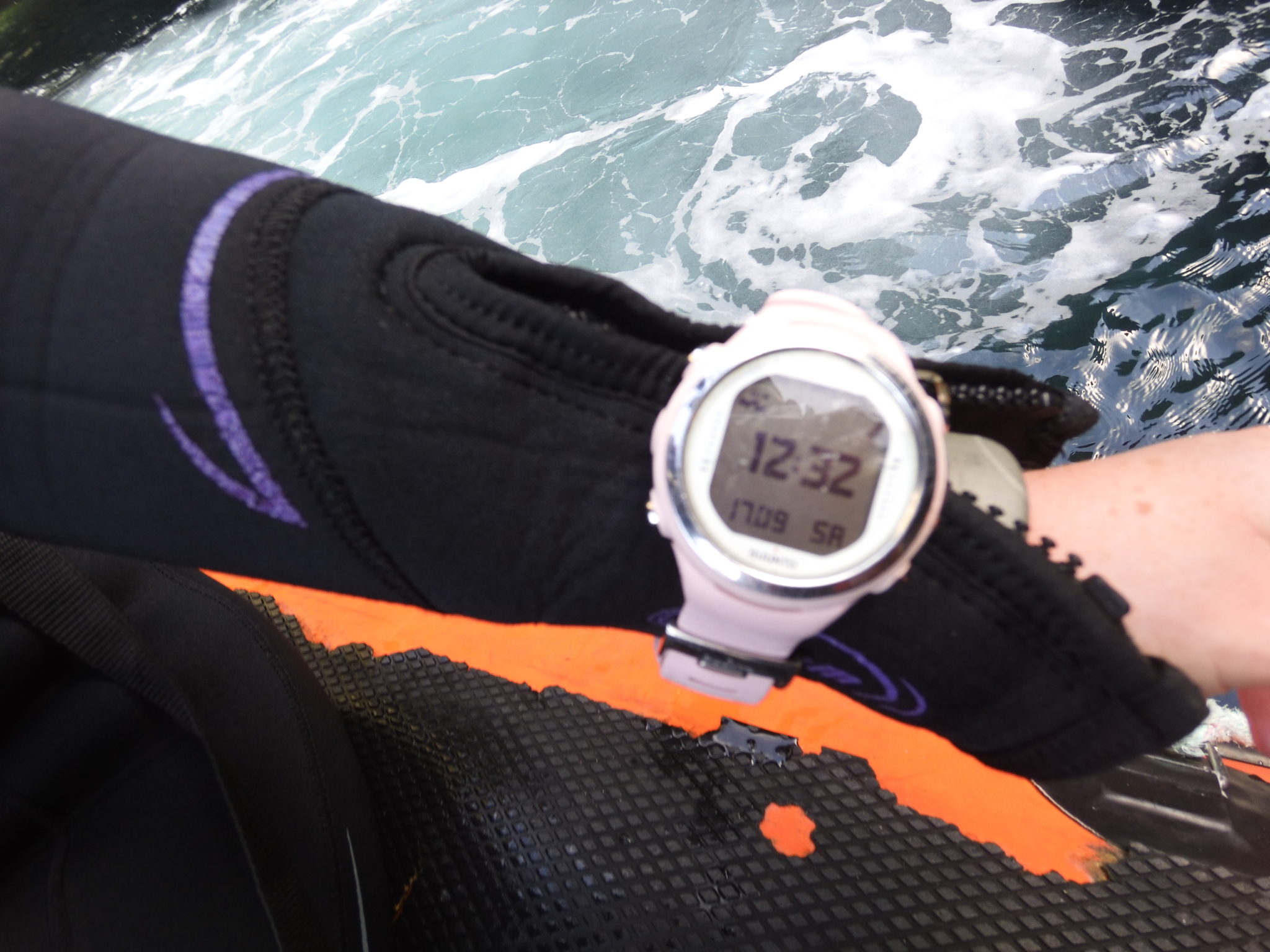 15 Best Dive Computer Reviews (2023 EDITION)