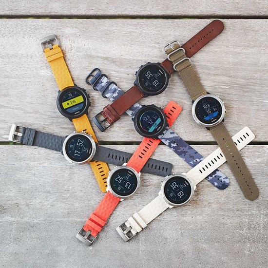 Range of different colour selections for Suunto D5.
