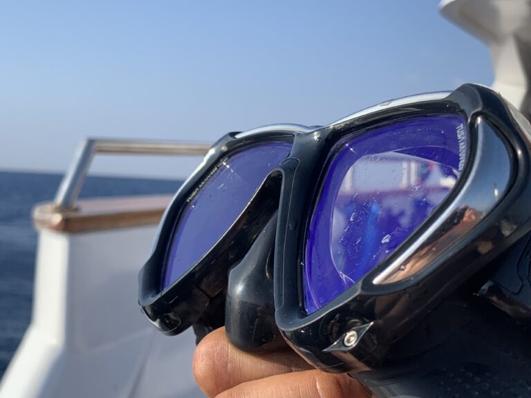 Closeup of the frame of the Tusa M-2001 Paragon dive mask.