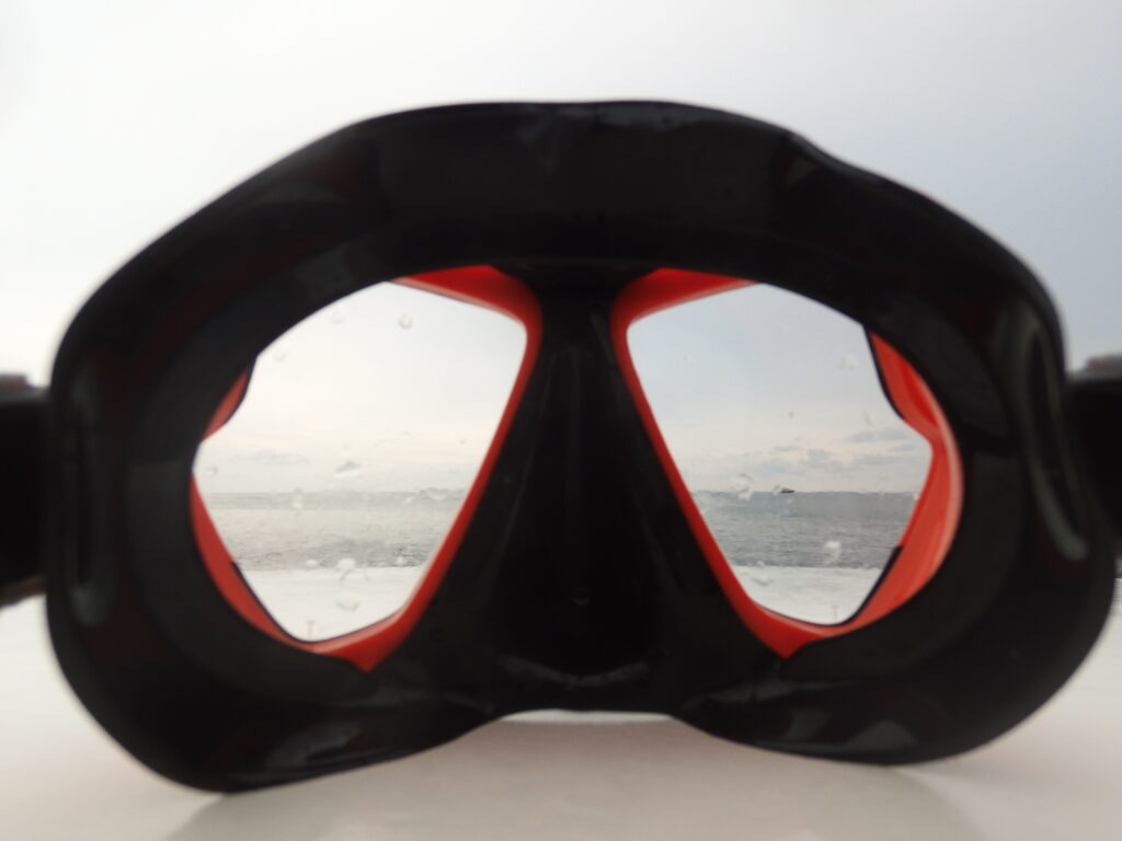 Mares X-Vision Ultra Mask POV - looking through the lens and out at the ocean.