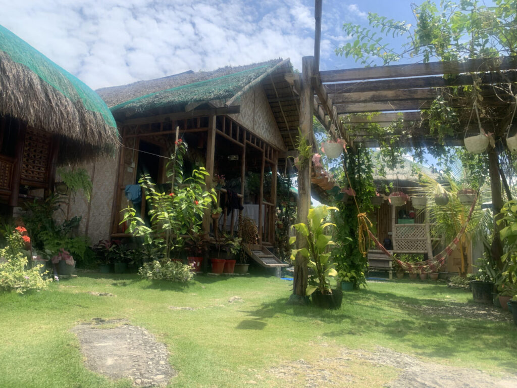 Titanics. Nipa Hut