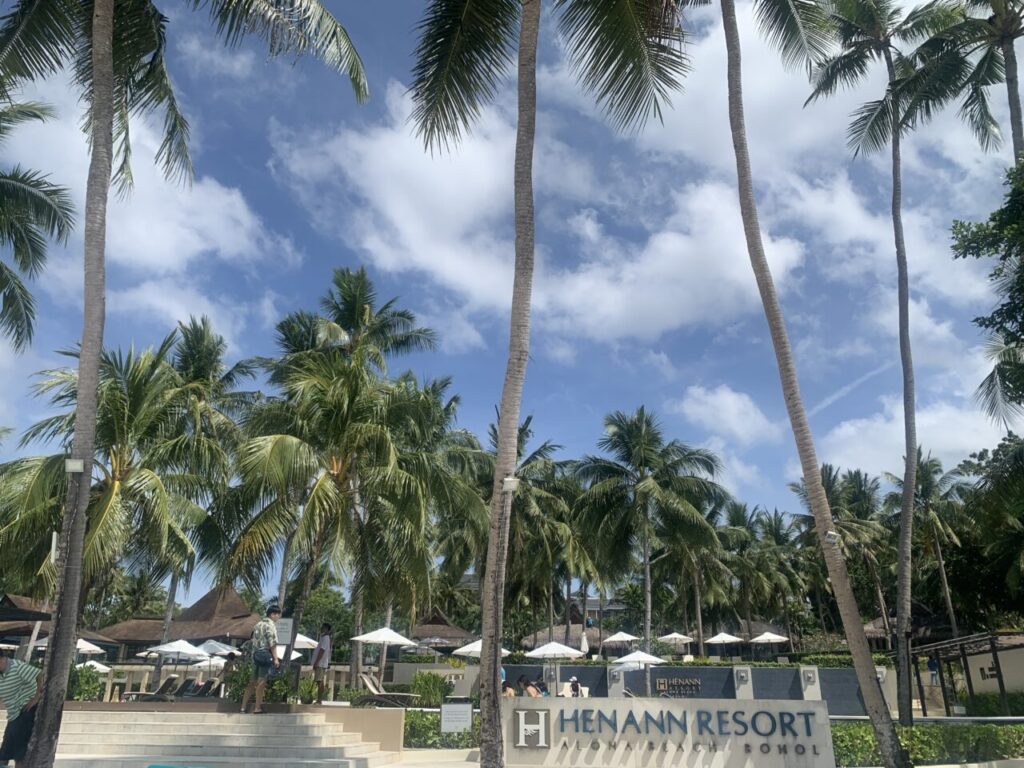 Bohol dive resort along Alona beach.