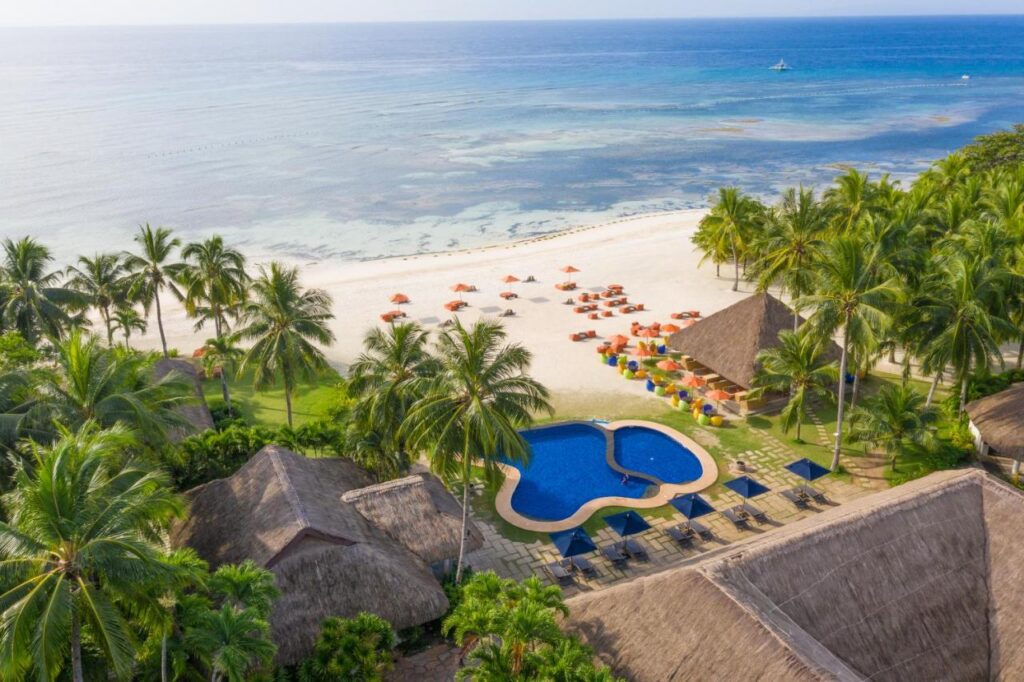 South Palm Dive Resort along beachfront (aerial shot).