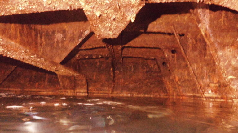 Air pocket of the Morazan Maru wreck dive in Coron