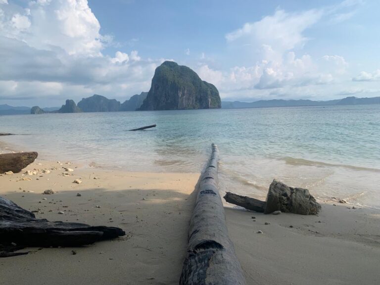 Las cabanas beach of El Nido.