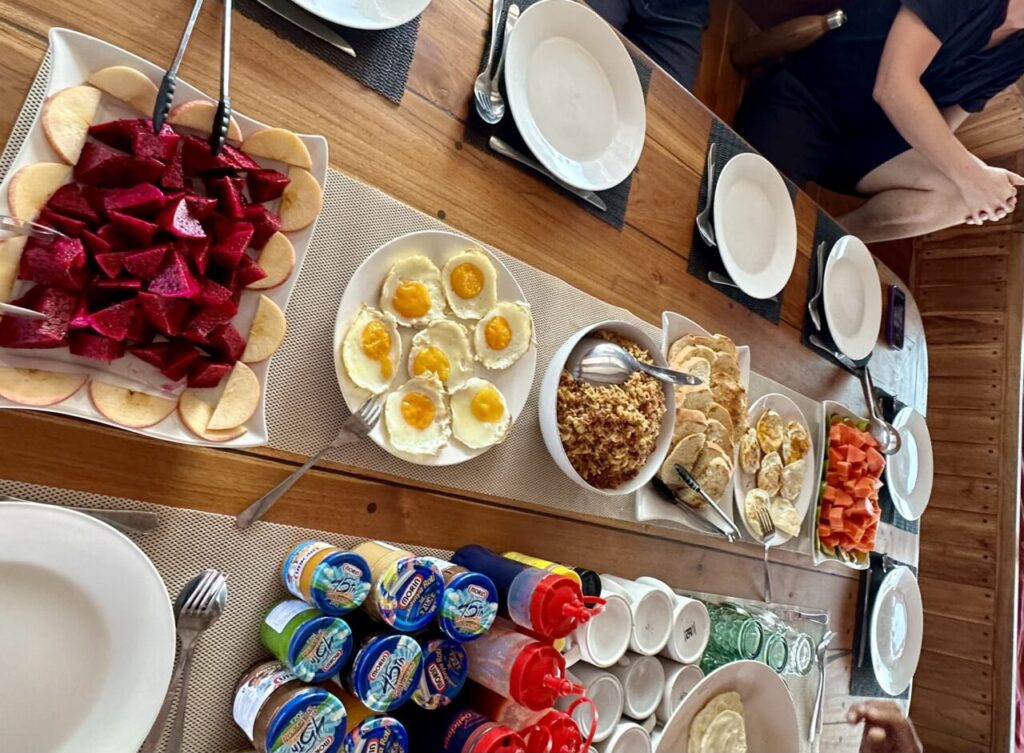Breakfast on the Akomo Isseki Liveaboard