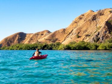 Jasmin Rahimy kayaking the mangroves close to Siaba Besar Island