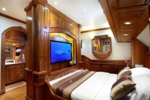 Adeelar luxury cabin