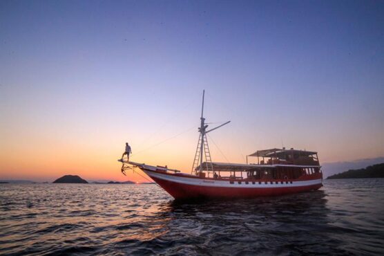 Queenesia liveabaord at sea