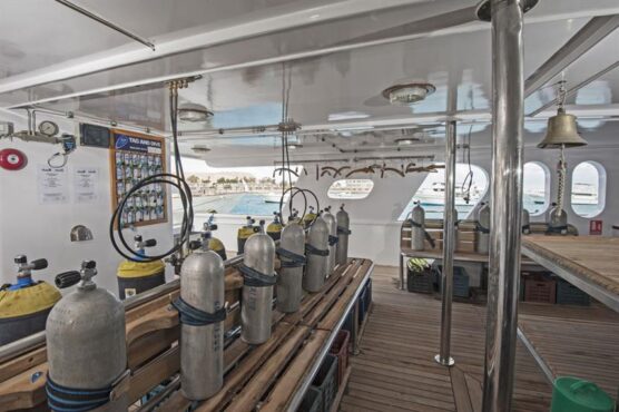 Dive deck of Blue Voyager