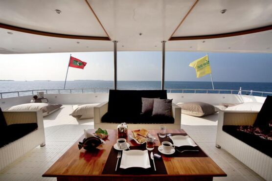 duke-of-york-liveaboard-maldives-loungew857h570crwidth857crheight570