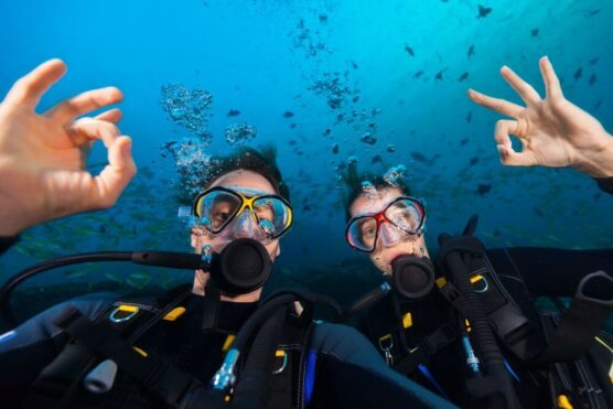 divers making ok sign